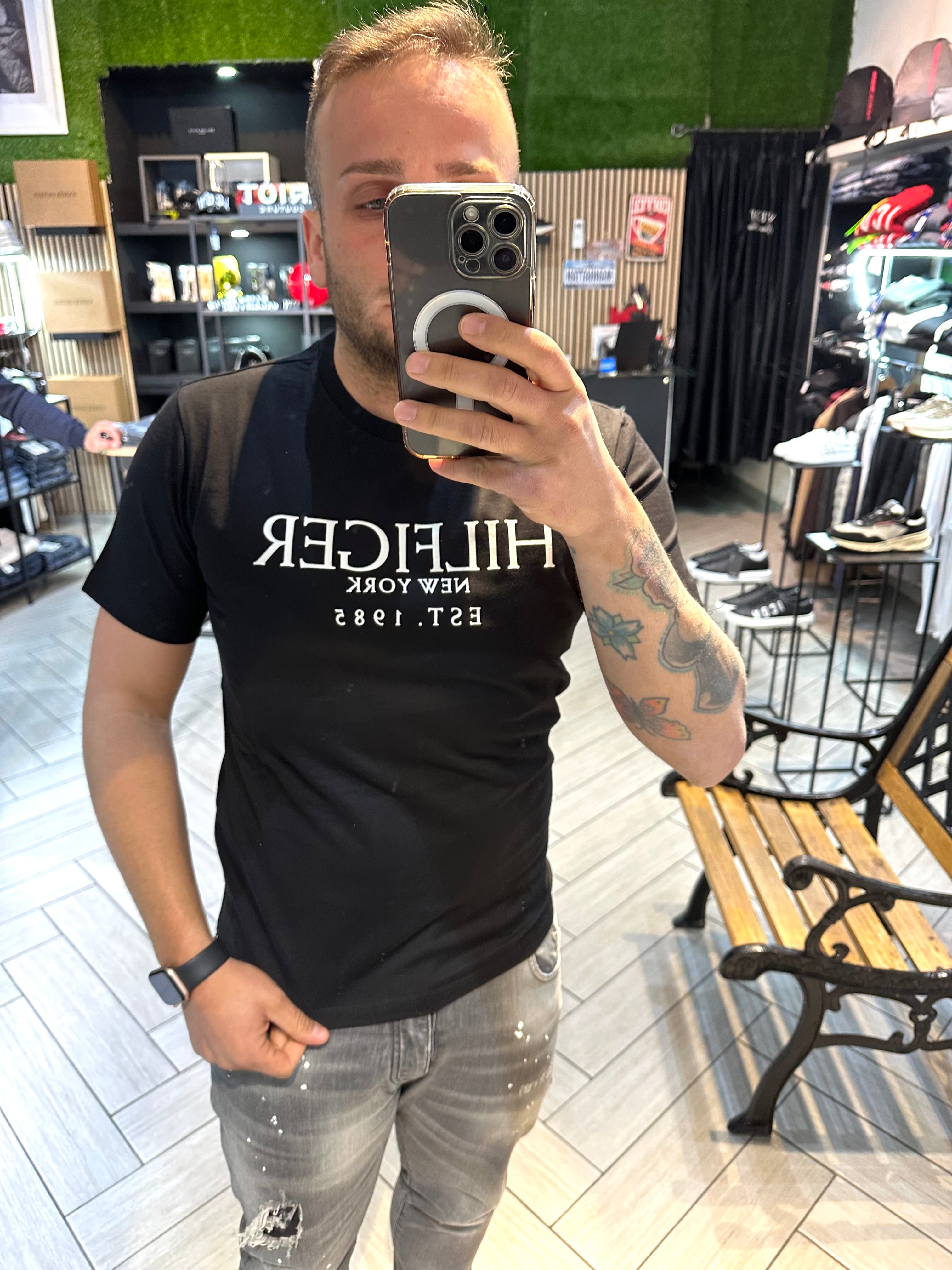 T-Shirt Tommy Hilfiger nera