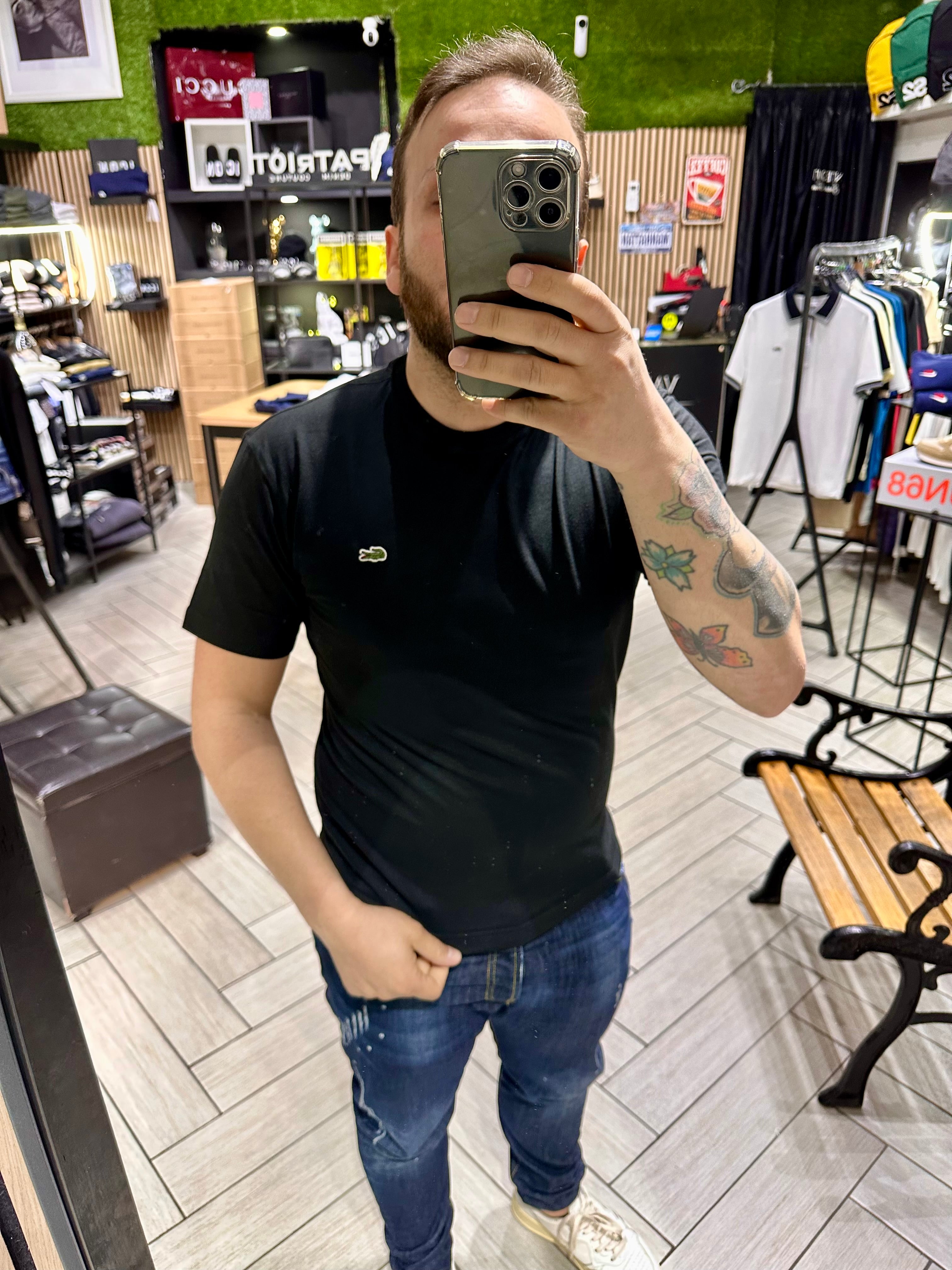 T-shirt Lacoste Basic nera