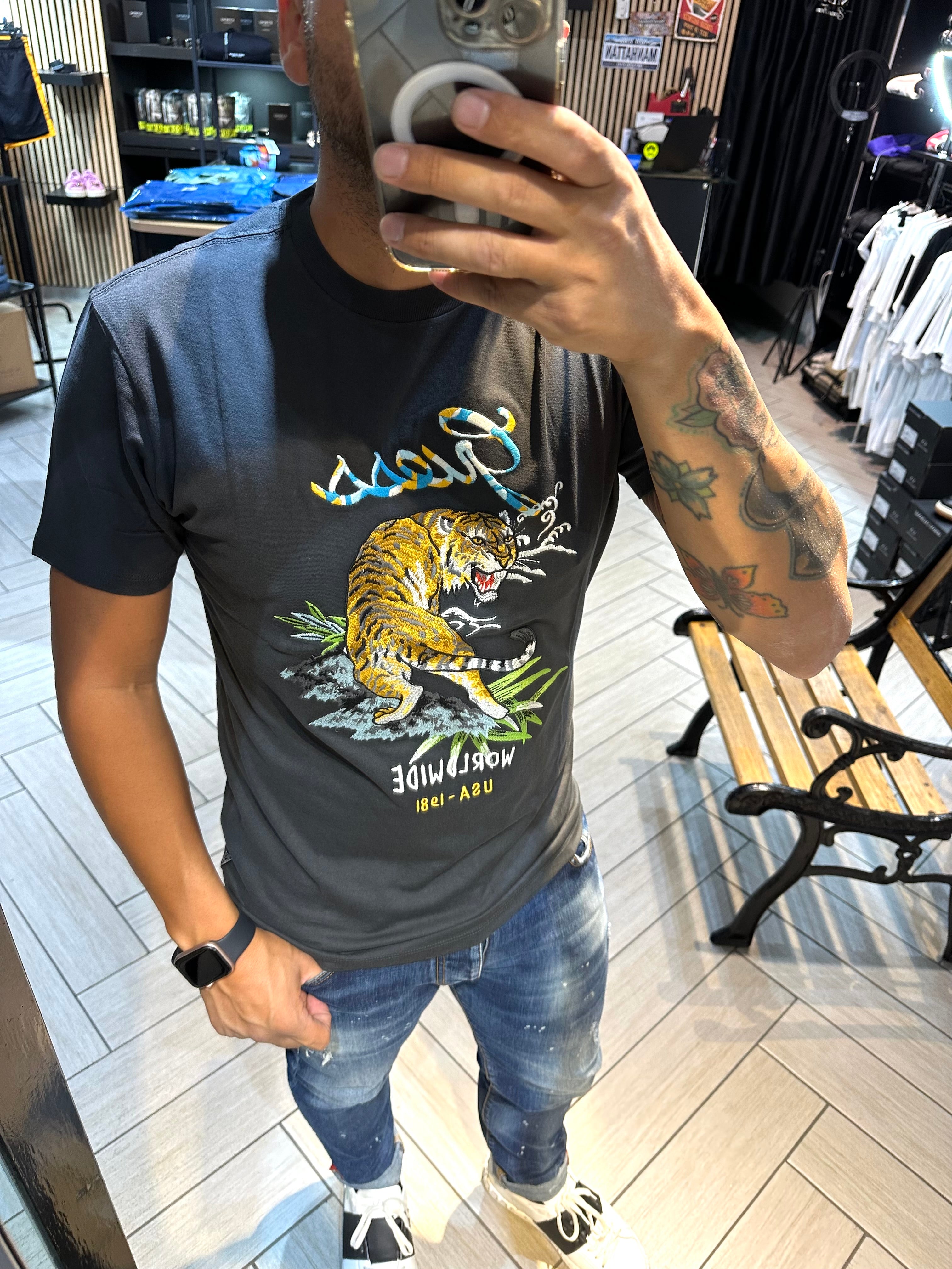 T-Shirt Guess