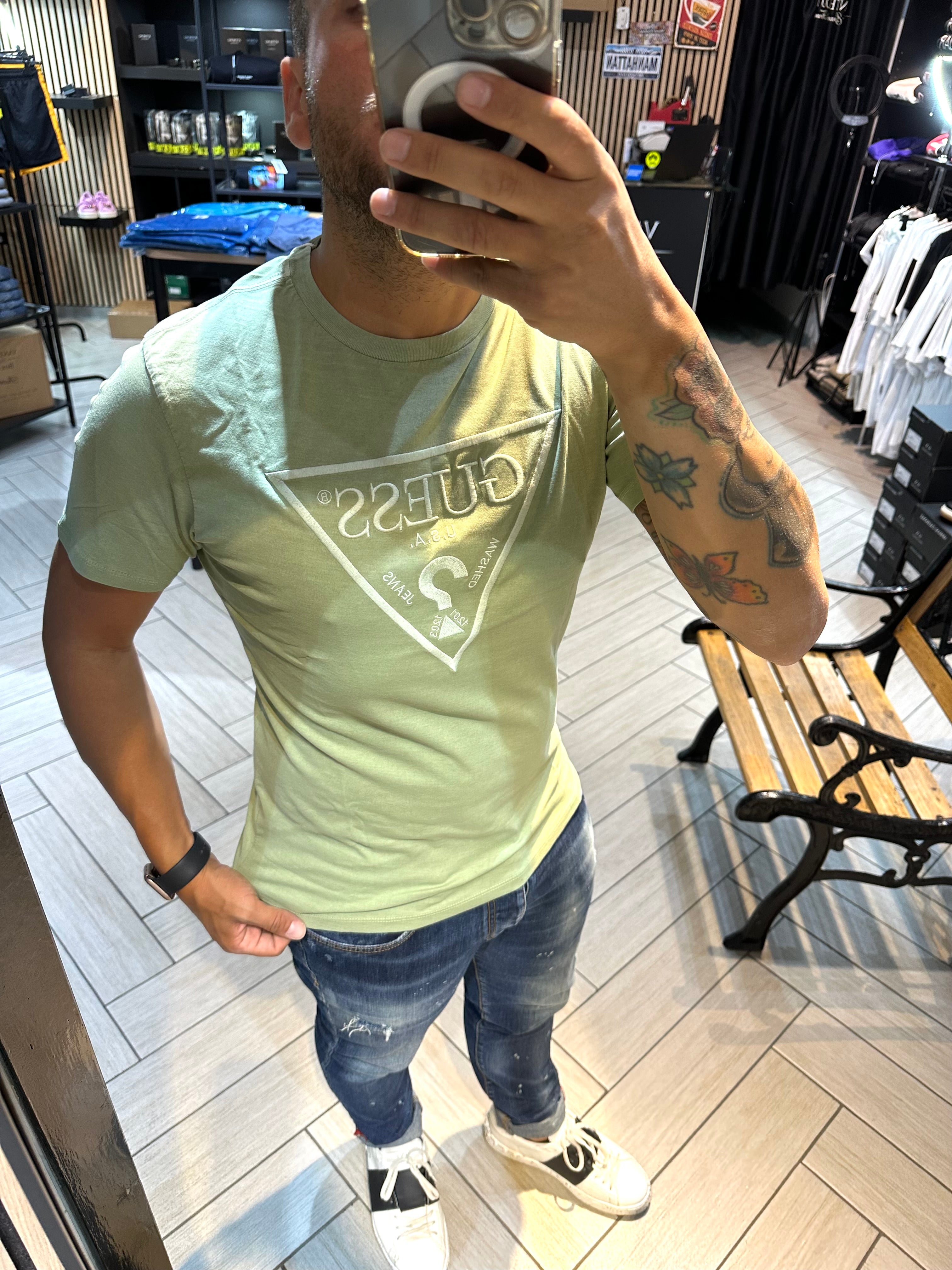 T-shirt Guess