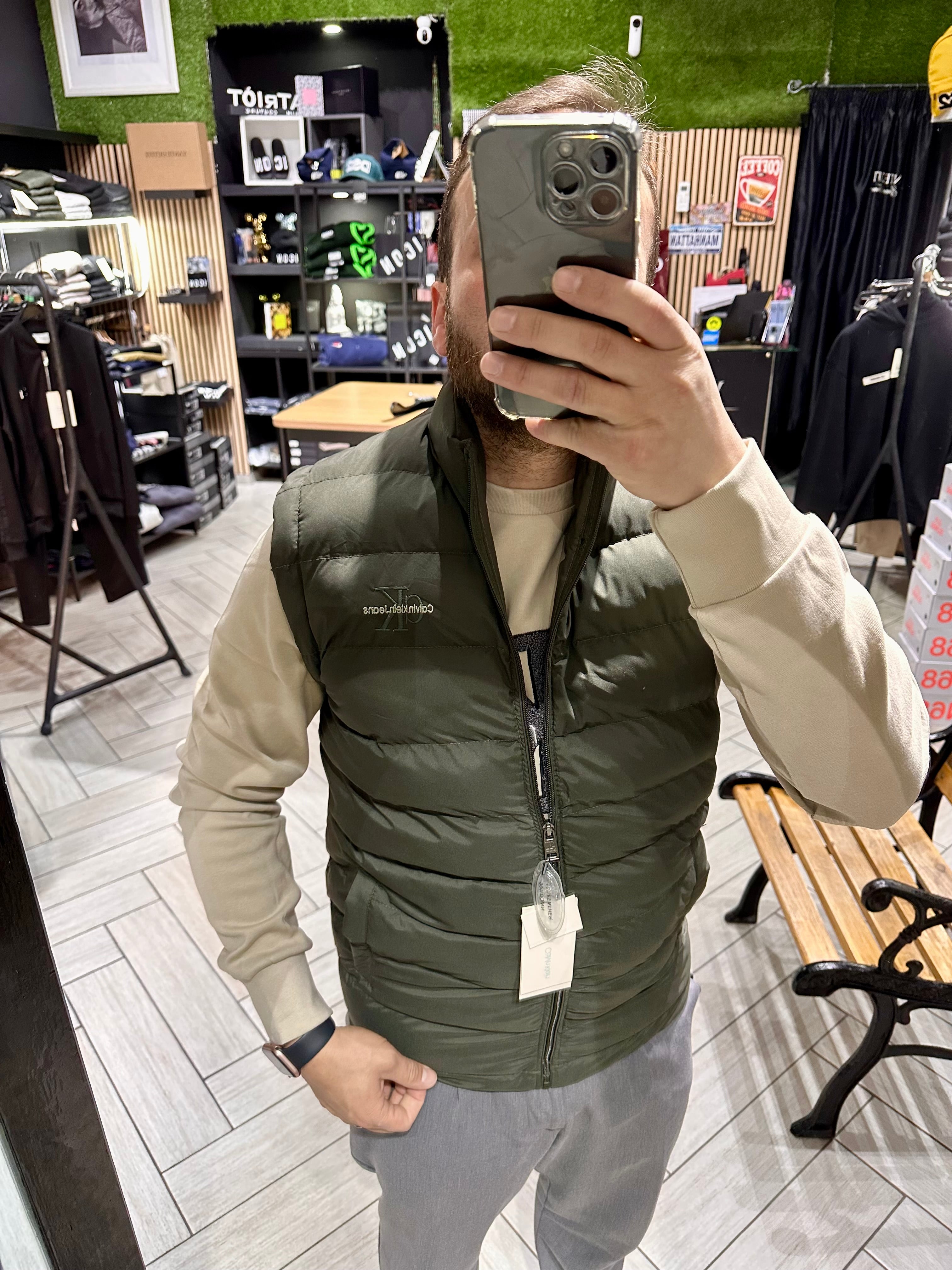 Smanicato Calvin Klein