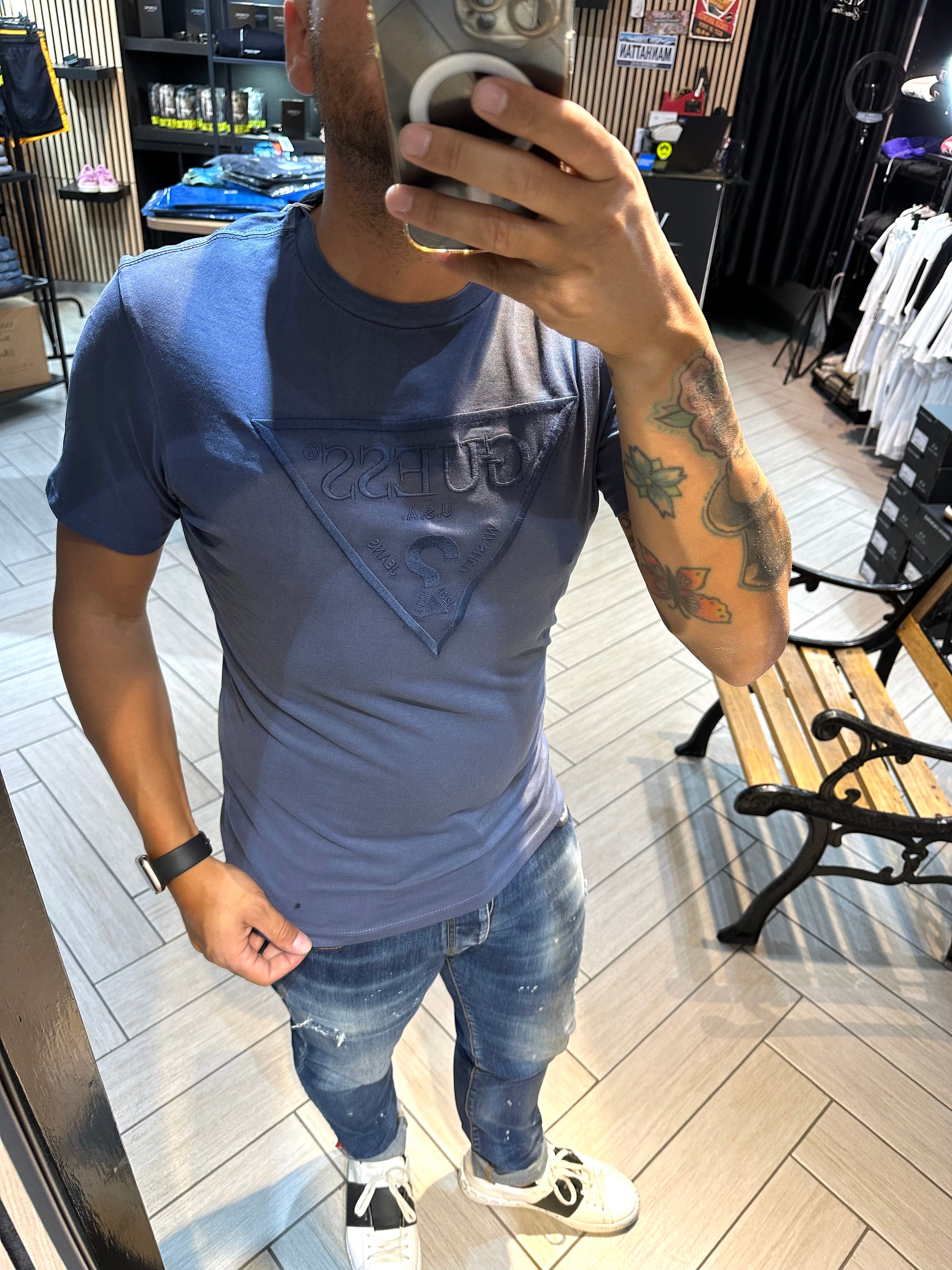 T-shirt Guess
