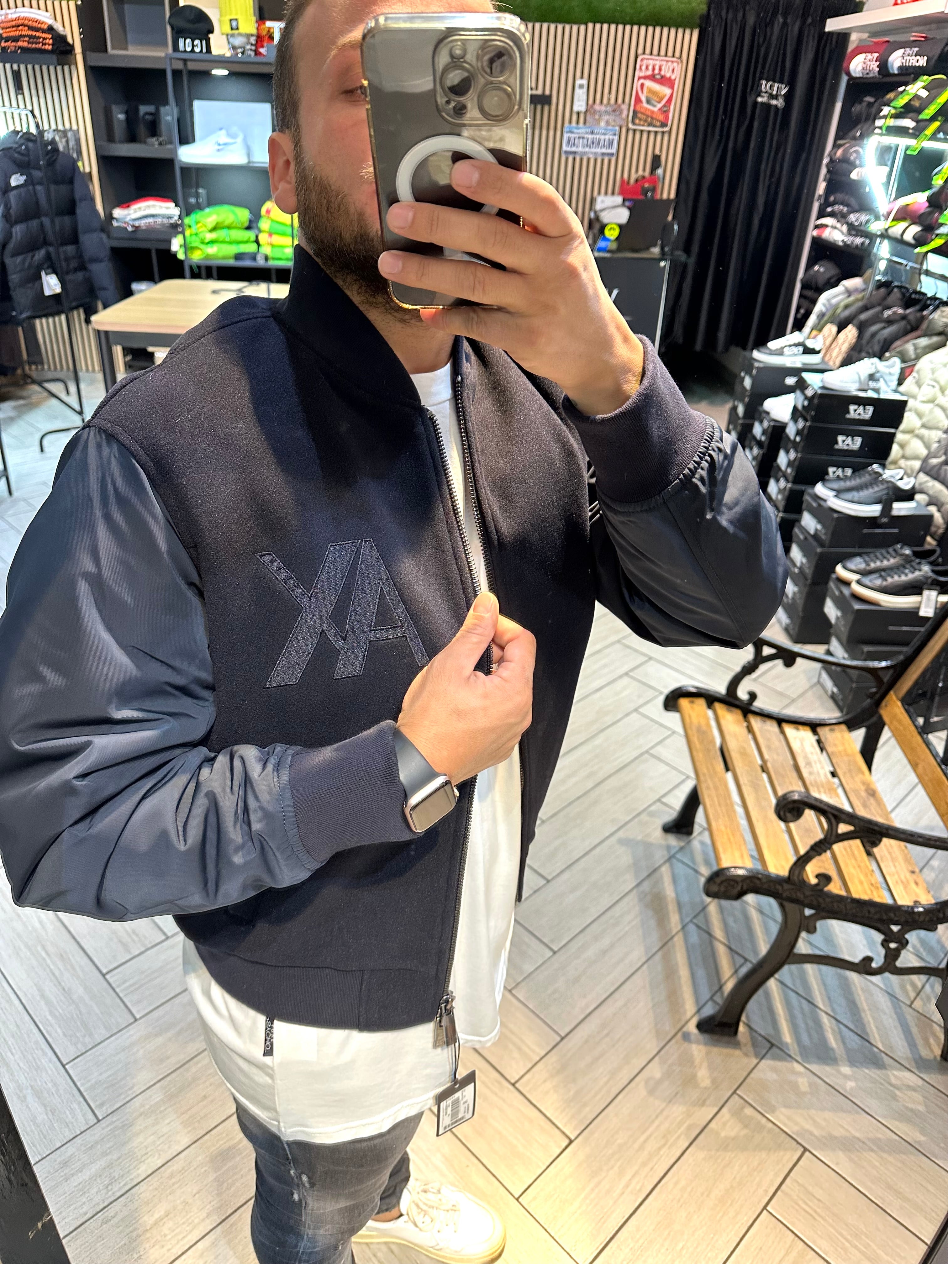 College Armani Exchange