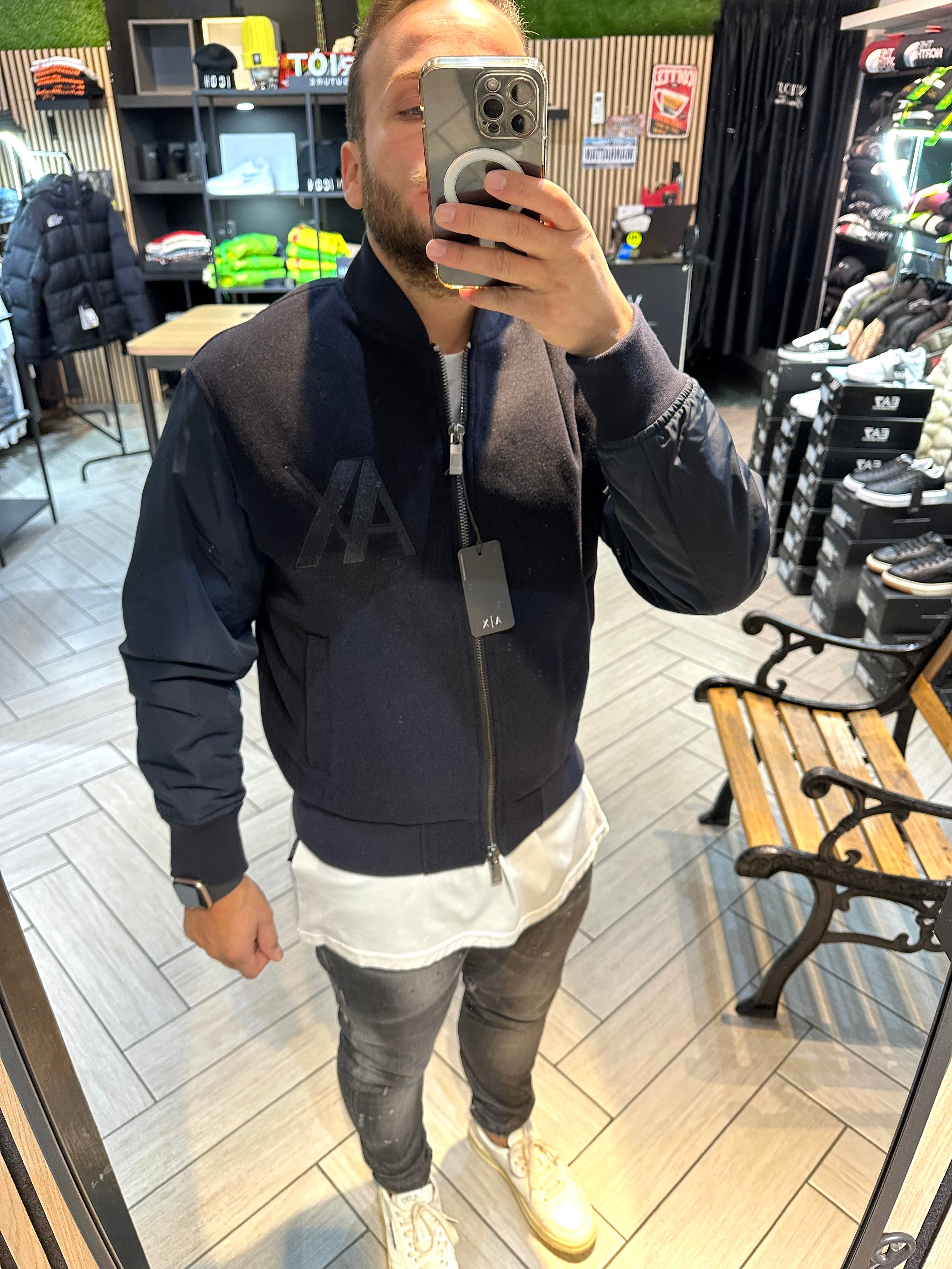 College Armani Exchange