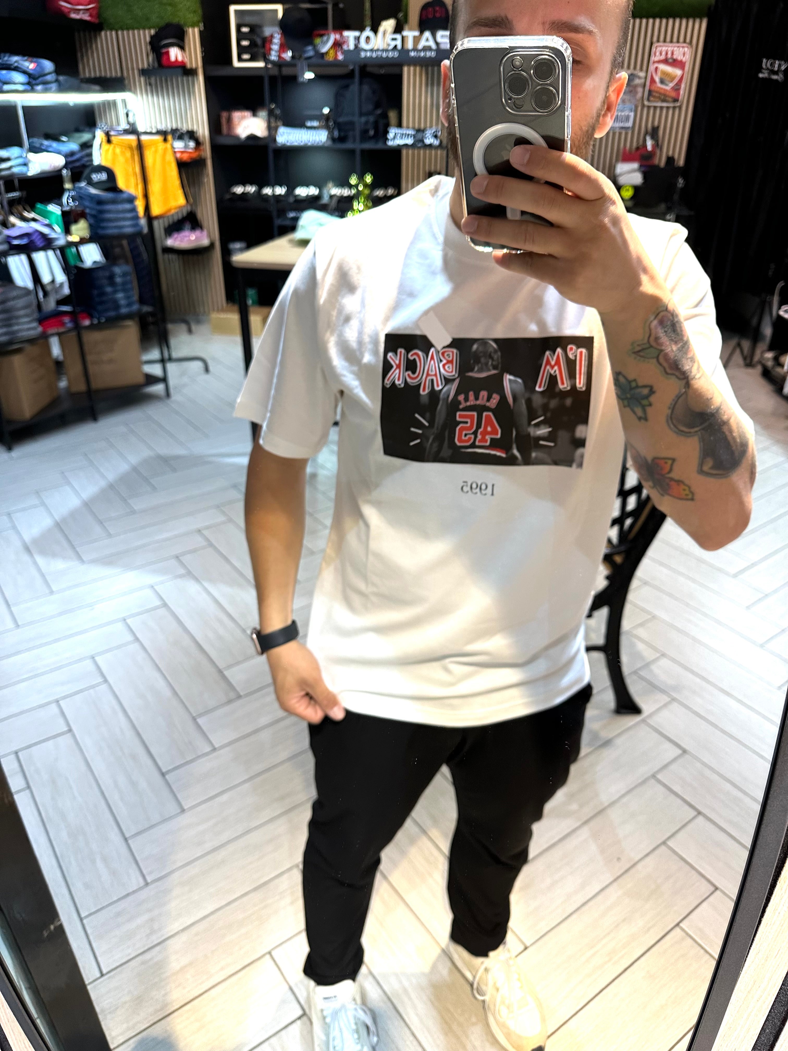 T-shirt Throwback