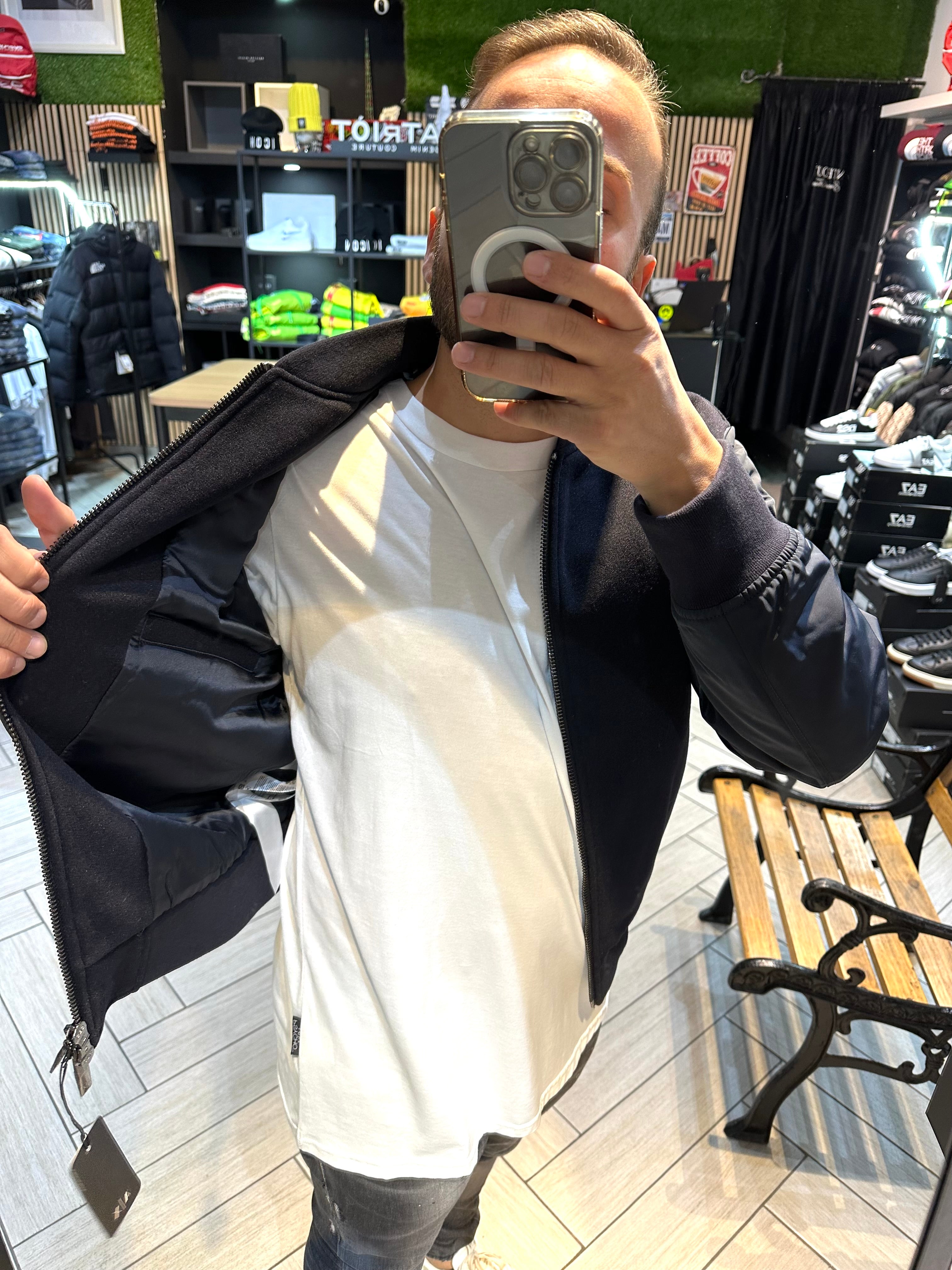 College Armani Exchange