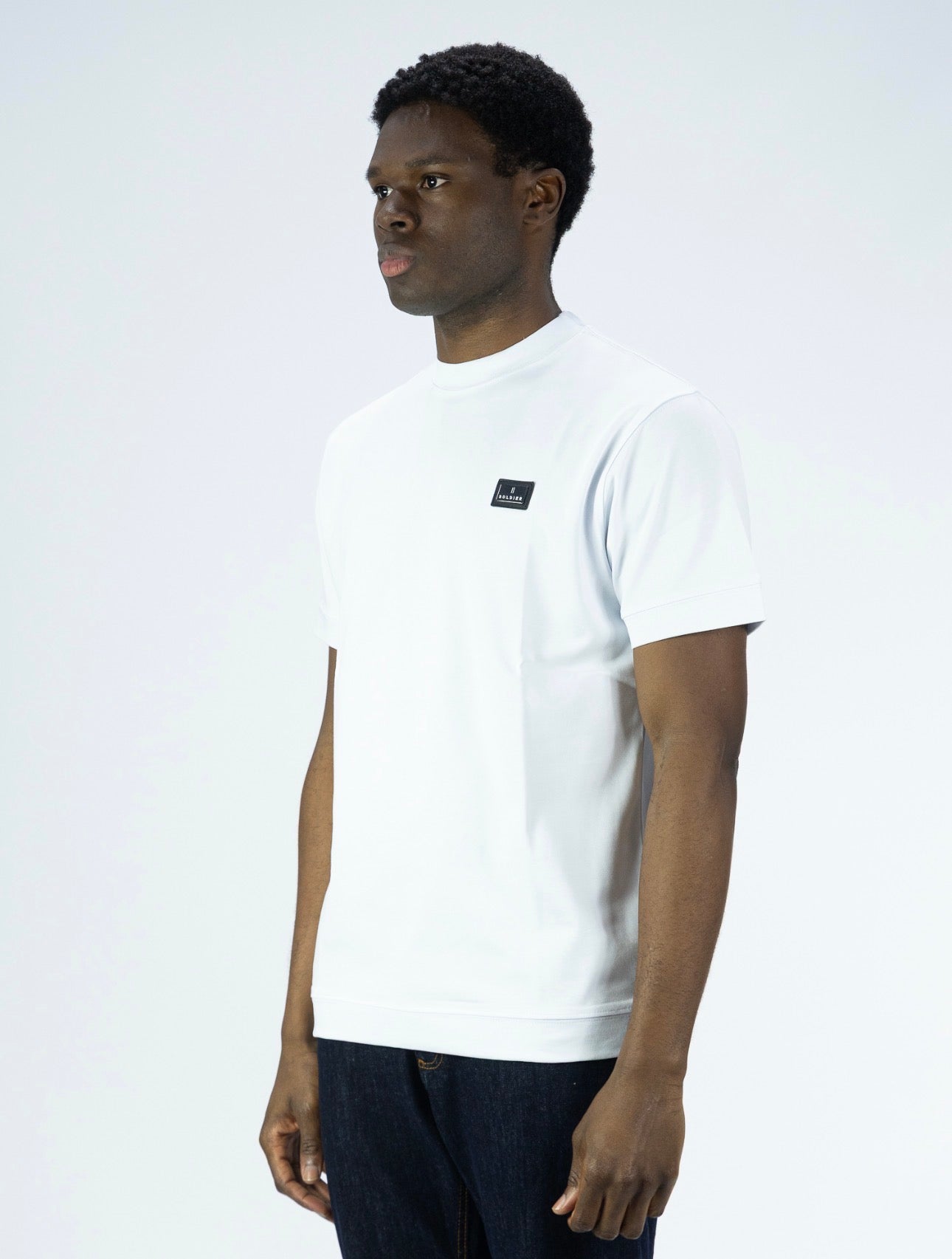 T-shirt Soldier semplice con patch in metallo